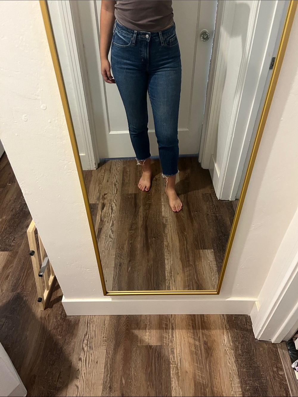 Old Navy Straight-Leg Dark Wash Jeans - Picture 6 of 7